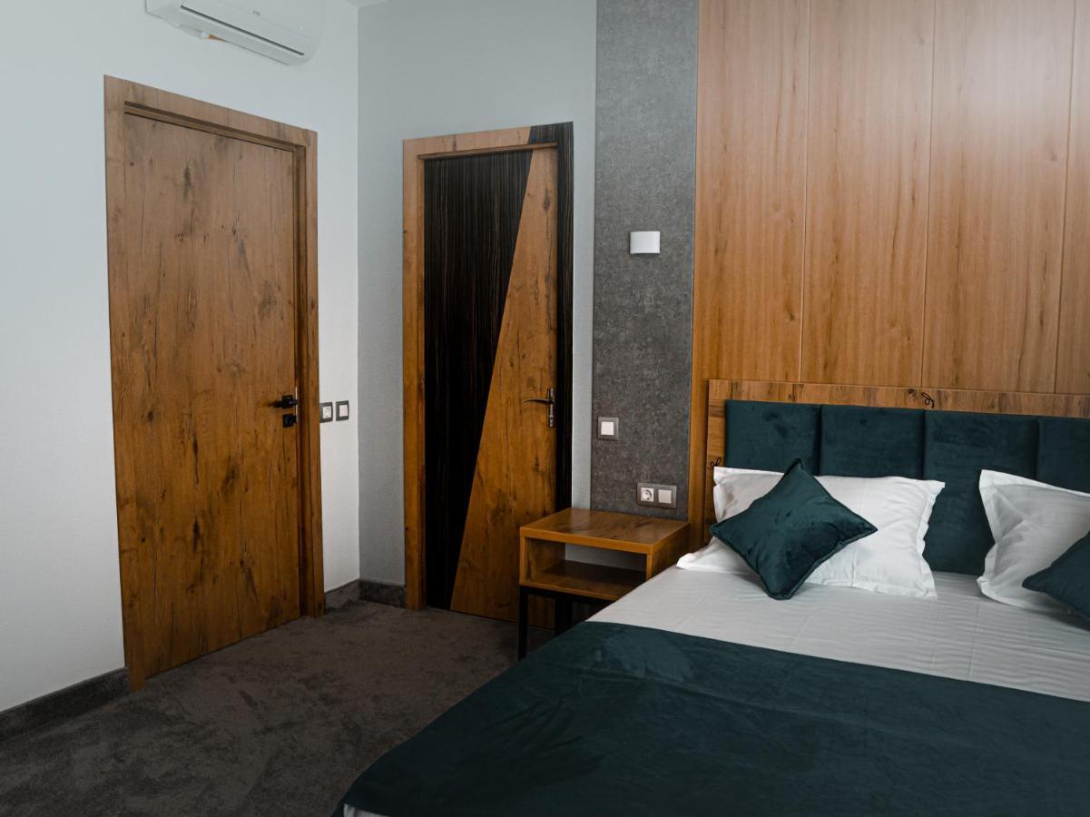 Demure Hotel Tashkent Exterior photo